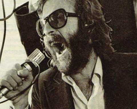 Cem Karaca: Türk Müziğinde Vatanseverlik ve Muhalifliğin İkonik Buluşması